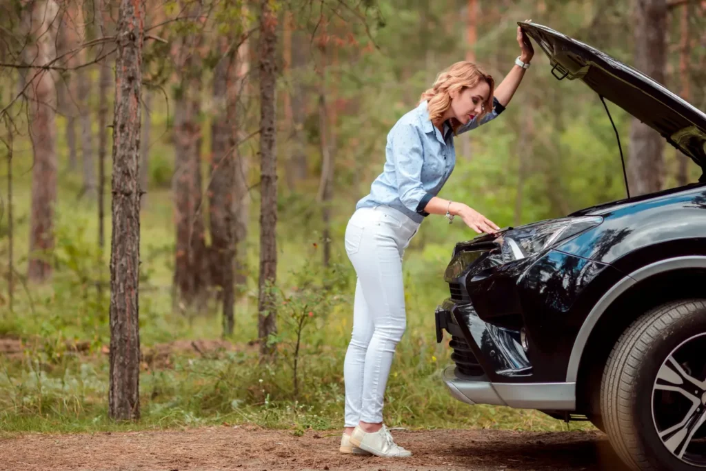 Por qué tiembla el coche: cuando acelero, en punto muerto, al frenar